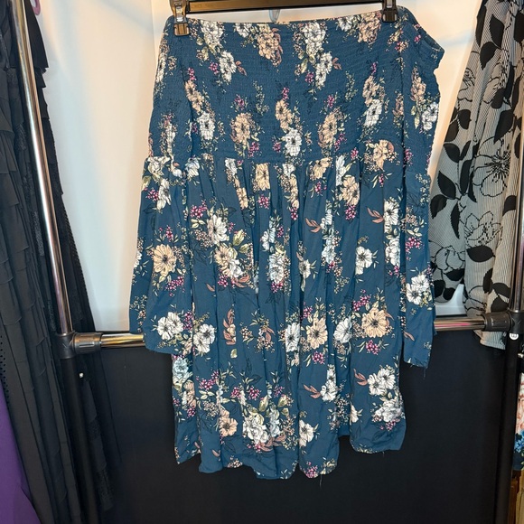 Torrid size 3 Blue Floral Pattern with Bell Sleeves Midi Dress - Picture 4 of 6